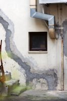 In Wall - On Wall