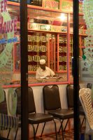 Click to enlarge: Kattankudi Jewellers 1 [f/4.5, 1/20 sec, 50mm-e, ISO 800, Sony A700]