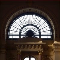 Click to enlarge: Keleti Train Station [f/5, 1/125 sec, 26mm-e, ISO 400, Sony A700]