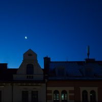 Click to enlarge: Moon From The Office Window [f/1.7, 1/15 sec, 40mm-e, ISO 800, DMC-G3]