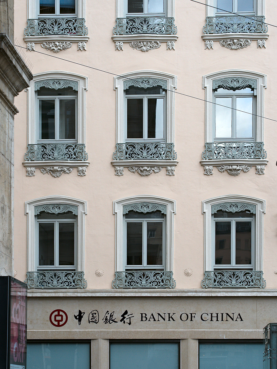 Banque Lyonnaise. Tagged with Urban