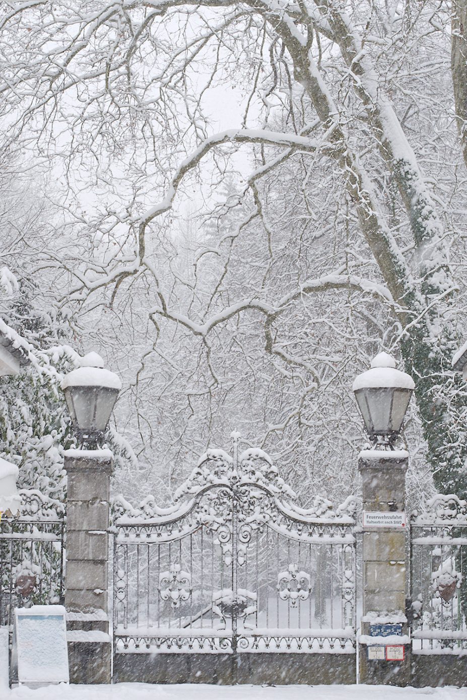 The glorious Past in Snow. Tagged with 