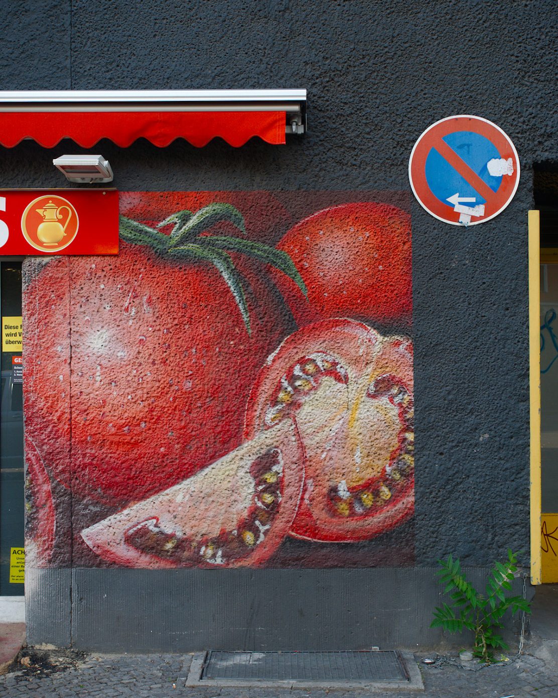 Oversized Tomatoes. Tagged with Mural
