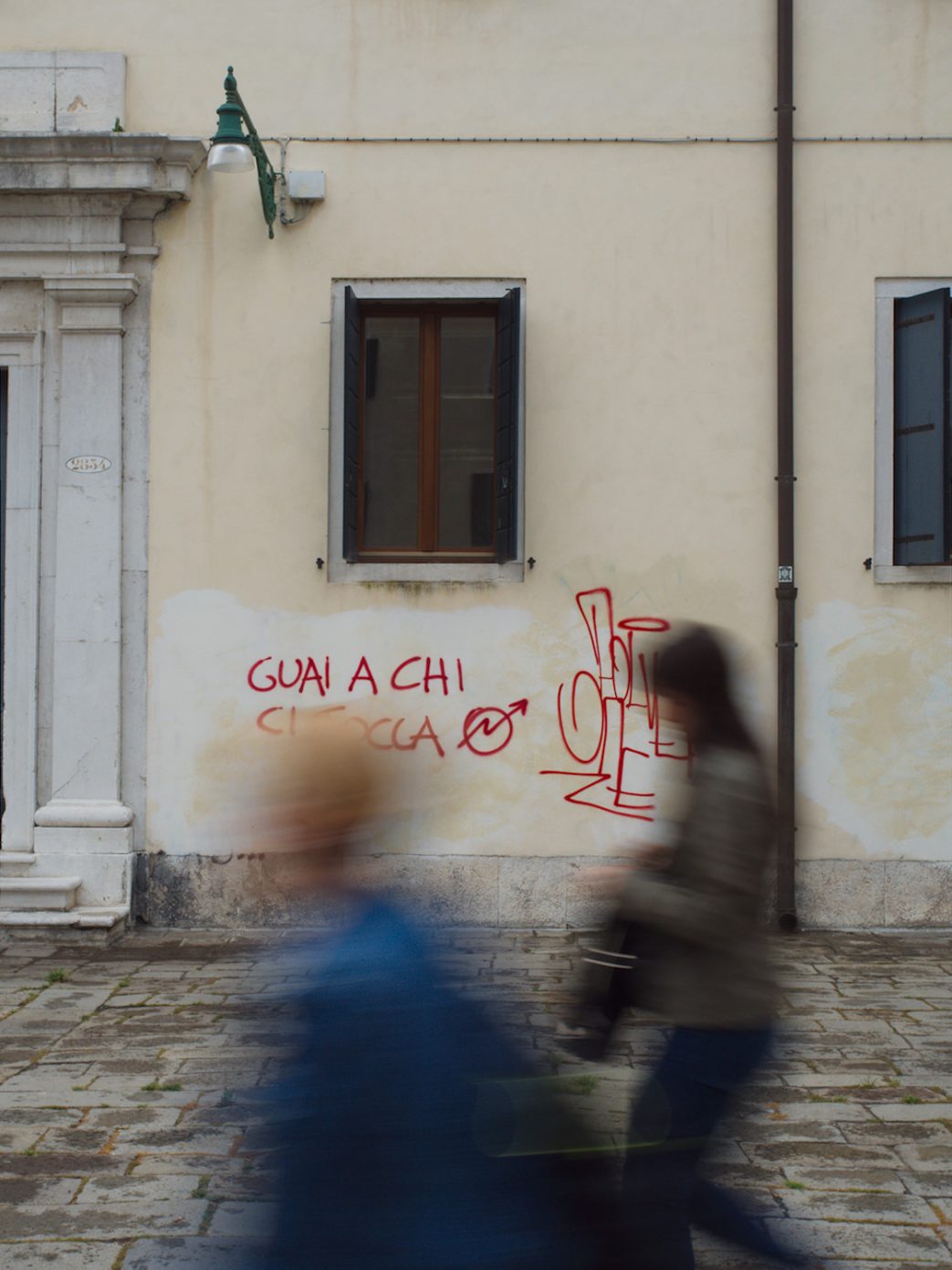 GUAI A CHI. Tagged with Graffiti, Subject, Things, Urban, graffiti, motion blur