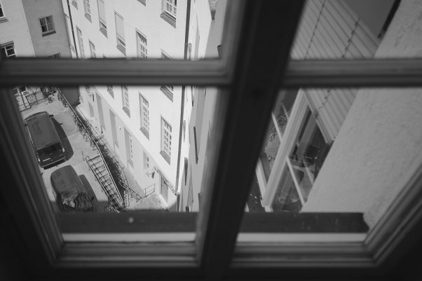 Downwards, Blumenstr., Munich, Black & White, Urban