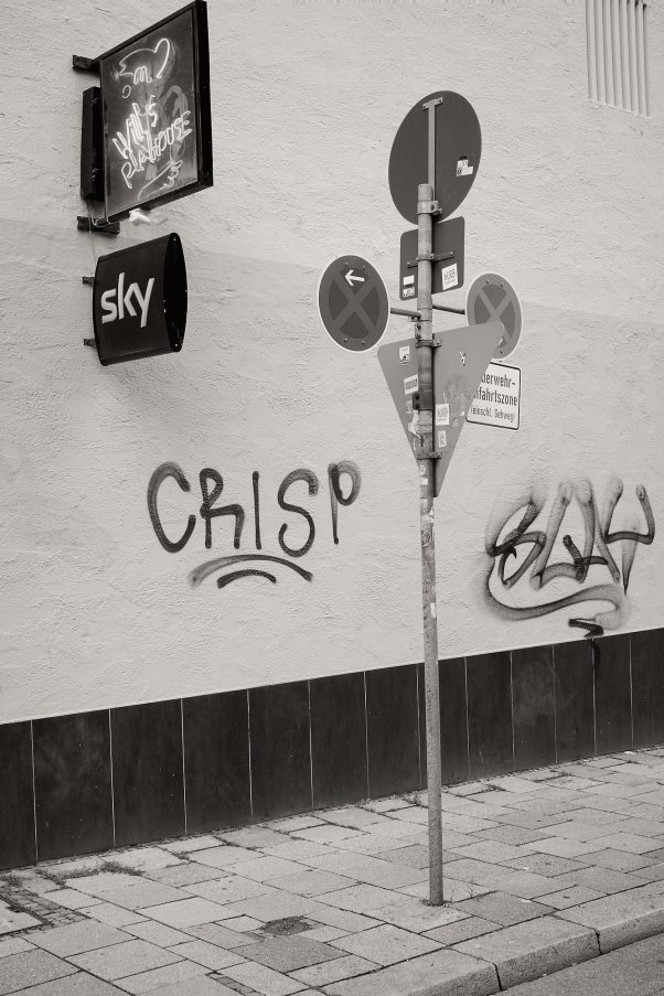 Caulis Urbanica var. Monacensis, An der Hauptfeuerwache 12, Munich, geotagged, Black & White, Graffiti, Urban