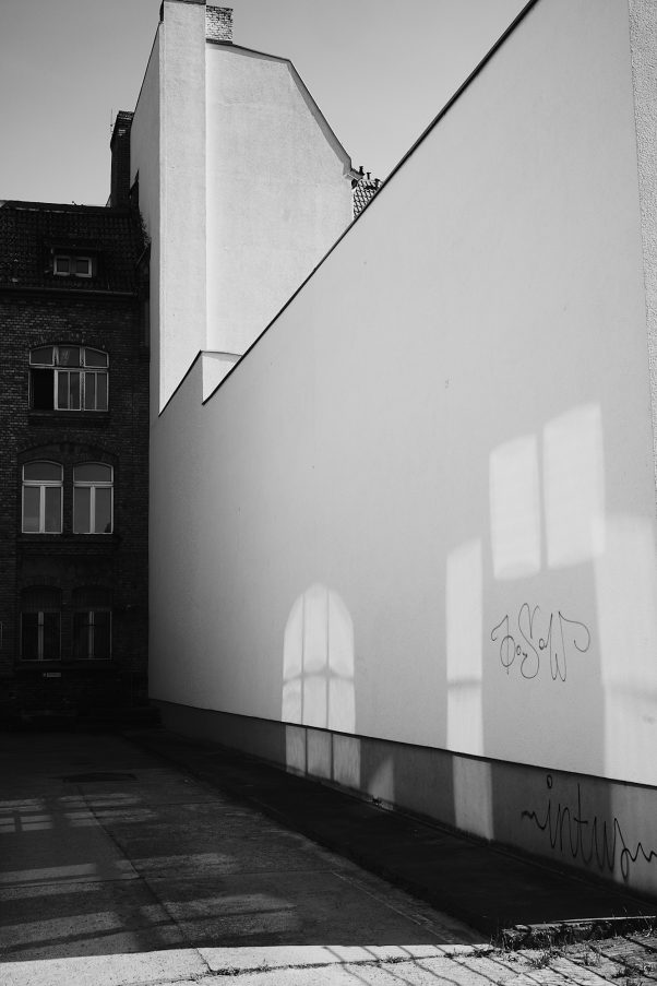 White Wall, Wilhelminenhofstraße, Berlin, geotagged, Black & White, Common Places, Graffiti, Urban