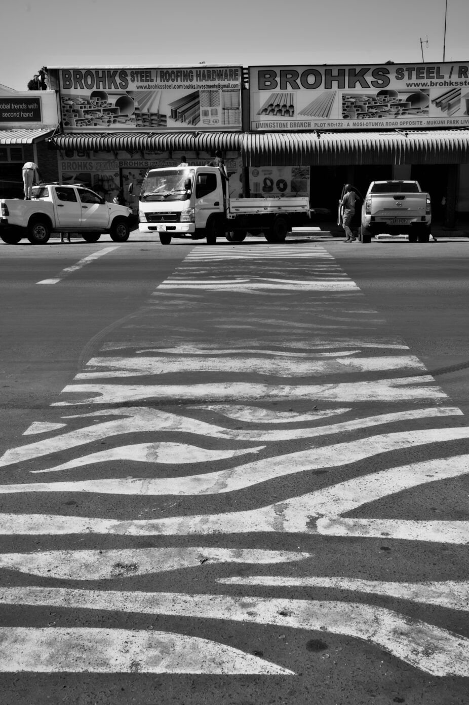 Crosswalk_-_Zebrastreifen.jpg